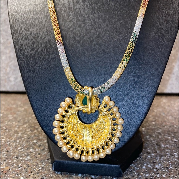 Artificial Design Necklace And Pierced Earring Set - Picture 5 of 5